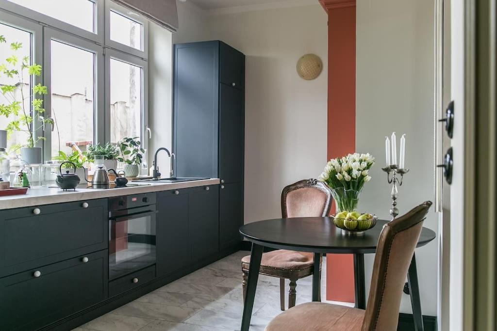 Dark Blue Apartment Varşova Dış mekan fotoğraf